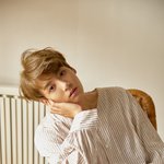 [방탄소년단] <b>밑</b>에 정국이  귀 막은거  쓴 이삔데