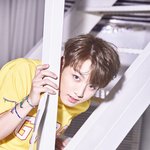 [방탄소년단] 네 드디어 저희 <b>막둥이</b> 이마가 보입니다