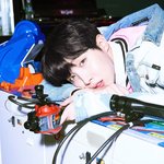 [방탄소년단] (비속어)런 <b>때</b>랑 <b>다른</b> 느낌의 흑발호비ㅠㅠㅜ