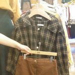 [조언부탁해] 브라운스커트에 어울릴 만ㄴ한 <b>상의</b> ㅊㅊ좀