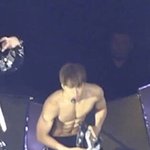 [EXO] 종인이 몸 조카 <b>아트</b>같네