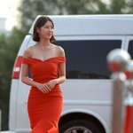 빨간 드레스 입은 공승연