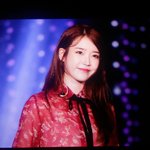 [아이유] 머리색 다시 어두워짐