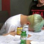 [방탄소년단] 윙즈때 책을 읽게 한 <b>문과</b>소년단