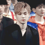 [강다니엘] 돌려꽉기 턱치깃 하믄 얼굴형 요래 될 수 있냐??
