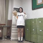 [댓글부탁해] 교복 <b>위에</b> 뭐 입을지 추천해줘!!!!!!!!!!!