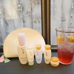 선물하고 좋아하는 모습보니 내 기분도 업업(Feat.<b>윤조</b>에센스)