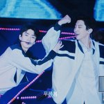 [EXO] 요즘진짜 애들끼리 넘 좋아보이지않냐 그걸보는 우리도