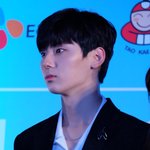 [뉴이스트] 미녀소식봇은 아니지만 실시간 민현이를 전해주기 위해(+사진추가...