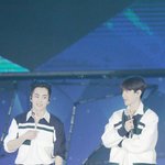 [EXO] 민석이 머리 만진 <b>헤디</b> 당장 끌어내서