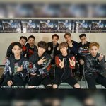 [EXO] 엑소 1위 축<b>하행</b>