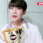 [박우진] 우진이 <b>검정</b>후1디 되게 좋아하나봐