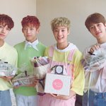 비주얼甲 신인밴드 '아이즈' 팬싸 직찍.jpg