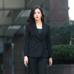 미쳤어 강소라 미쳤다...<b>슈트</b> 미쳤어