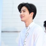 [EXO] ㅁㅊ 수호 이거 기사사진 맞음? <b>오바</b>