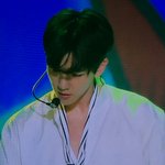 [백현] 백현이 얼굴선 <b>조녜</b>