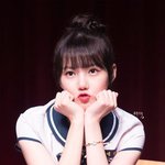머리 묶은 <b>여</b><b>돌</b>들