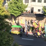 지금 현재 청와대 근처에서 개고기 합법화 하라는 <b>시위</b>하네요 ㅡ.ㅡ
