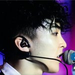 [시우민] 시우민 파마머리 앞머리 정리하는거 봄? ㅋㅋㅋ