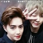 [EXO] <b>핸드폰</b>켤때마다 배경보느냐고