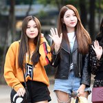 [연예인패션] 여자친구 <b>엄지</b> 귀여운 것 좀 보소
