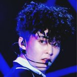 [시우민] 시우민 조명<b>테러</b> 당했는데...