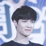 [EXO] 아직도 사진이 <b>남아</b>있네