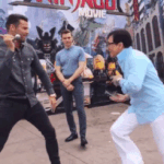 무기 뺏는 성룡 <b>gif</b>