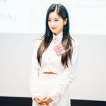 애기애기한 베이비 페이스 가진 아이돌