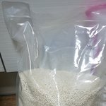 (혐오주의) <b>미개봉</b> 쌀에 쌀벌레가 생겼어요ㅠ