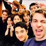 [EXO] 애들보고 잘<b>자라</b>