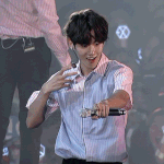 [백현] 백현이 이 때 완전 <b>V라인</b>