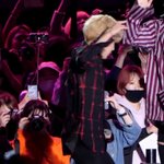 [방탄소년단] ㅁㅊ짐니 이거 신고 무대한 거 실화냐?;;