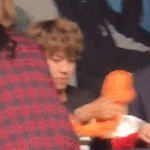 [박우진] 우진이 <b>파이리</b> 가지고 노는 짤 ㅋㅋ