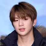 [EXO] <b>모공</b>조차 안보이는 도자기피부녤