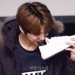 [강다니엘] 강다니엘 또 <b>냄새</b>맡는데요