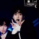 [시우민] 오늘 시우민미모를 증명해준 플<b>뷰</b> 2장!