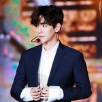 [백현] 백현이 넘나 수트에 <b>최적</b>화된 몸매