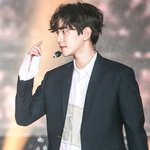 [백현] 백현이 넘 예쁘게 <b>스키니</b>하당
