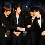 [EXO] <b>현</b>이 사진떴어 바쁘더라도 떴어 방금