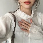 [추천좀ㅠ] 이거랑 비슷한 <b>색</b>의 틴트나 <b>립스틱</b>