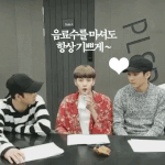 얘 이짤 턱형닮지않았냐?