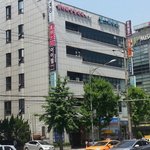 [댓글부탁해] 아이돌 강남 건물주들.JPG