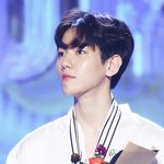[백현] 백현이 꽃과의 케미 <b>감동</b>실화 ~ㅎ