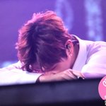 [강다니엘] <b>애교</b> 못한다고 엎드린 다녤