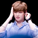 [강다니엘] 꼬깔모 벗는 녤(+움짤)