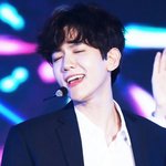 [백현] 신났큥 'ㅅ' 백현이 미모 <b>과즙</b>이 팡팡 터지네