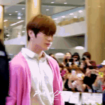 [강다니엘] 입국 영상 움짤 <b>대조</b>녜야 ㅜ 꼭봐ㅜㅜ