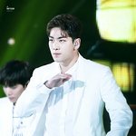 [강동호] <b>동호</b> 화이트수트 박제해야돼