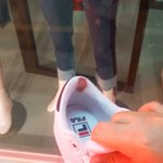 [댓글부탁해] 운동화 발뒤꿈치 피묻은거 <b>세탁</b>